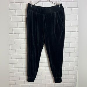 CABLE & GAUGE women Black Velvet track pants Joggers/size M